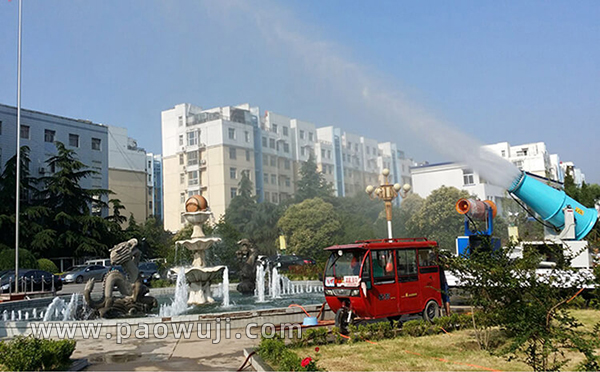 鄭通霧炮機(jī)廠家,霧炮機(jī)廠家直銷 -降溫霧炮機(jī).jpg