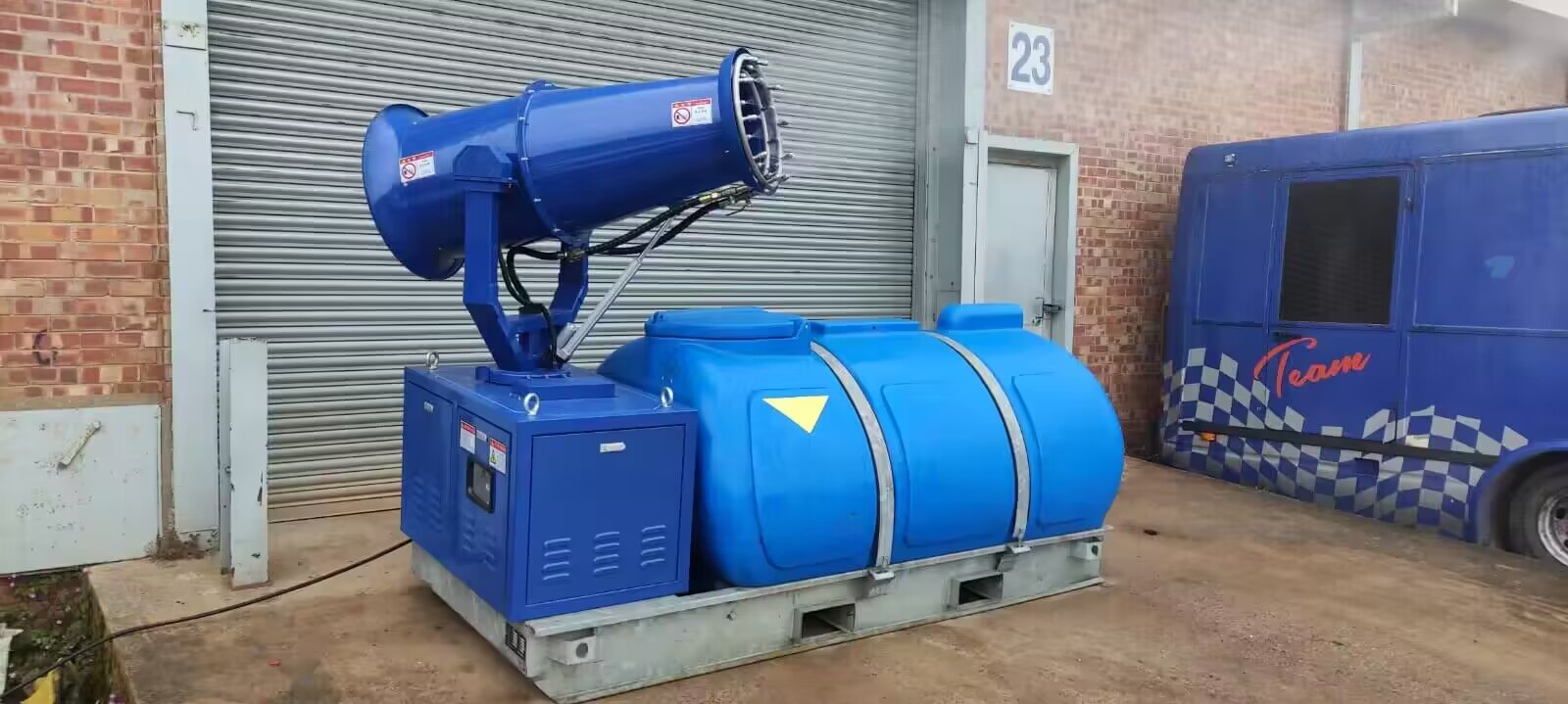 英國(guó)出口霧炮機(jī) (2).jpg